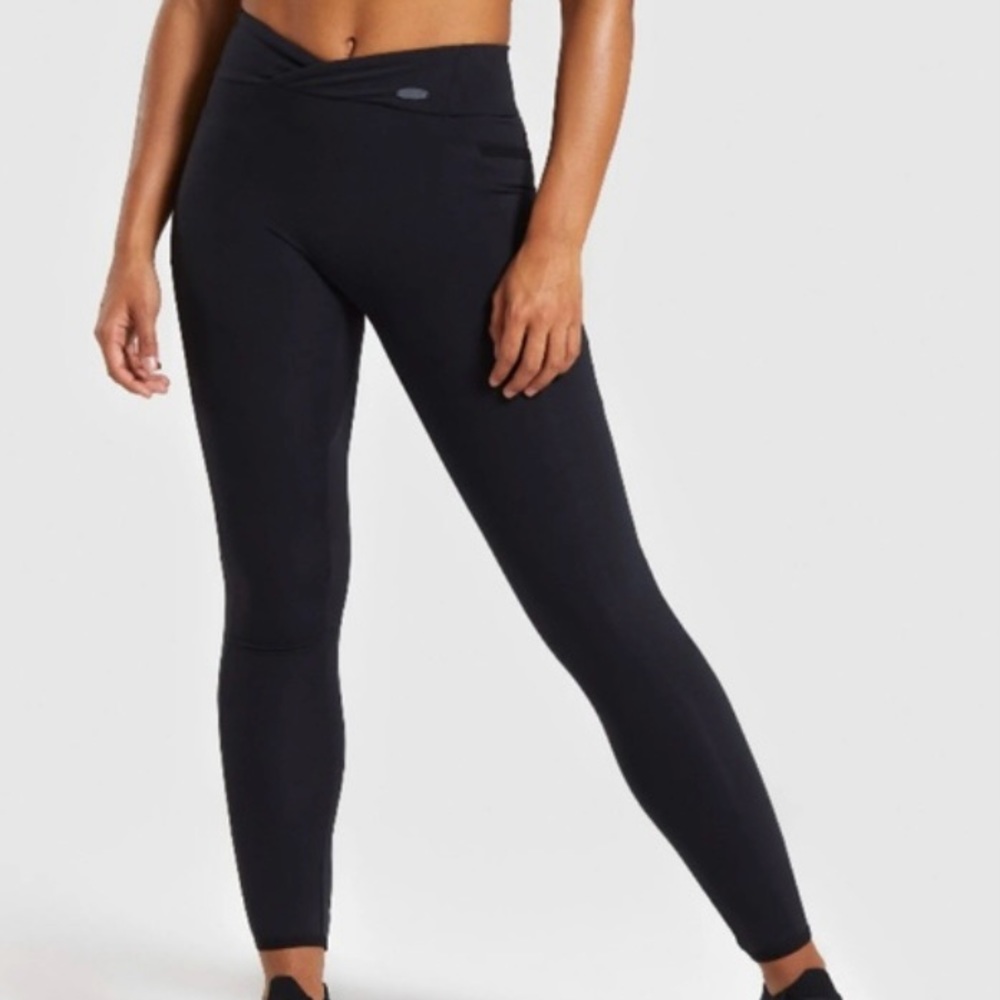 Gymshark Poise Black Crisscross Pocket Leggings Size Medium